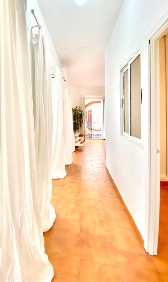Comfortable Studio Old Town, Parking Optional Sevilla Exterior foto