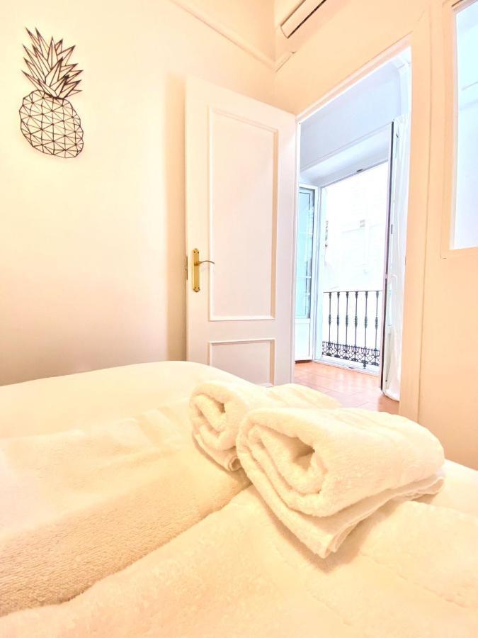 Comfortable Studio Old Town, Parking Optional Sevilla Exterior foto