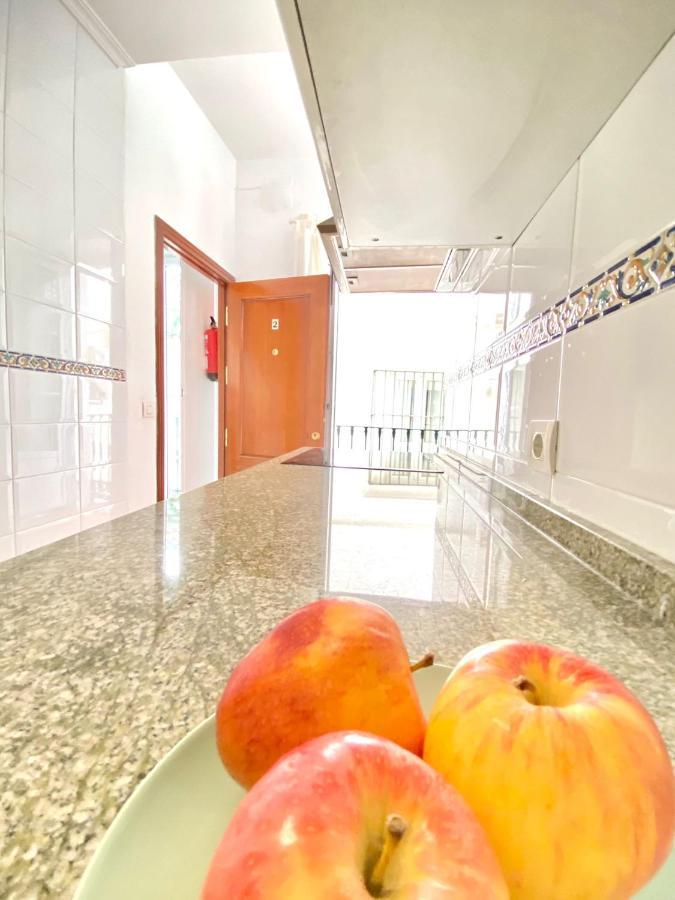 Comfortable Studio Old Town, Parking Optional Sevilla Exterior foto
