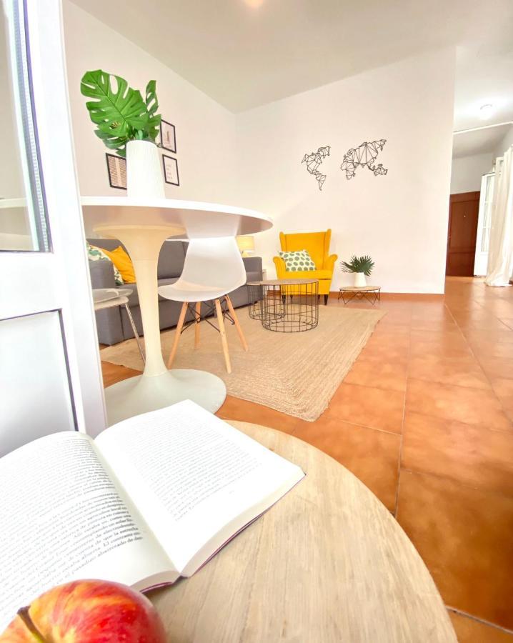 Comfortable Studio Old Town, Parking Optional Sevilla Exterior foto