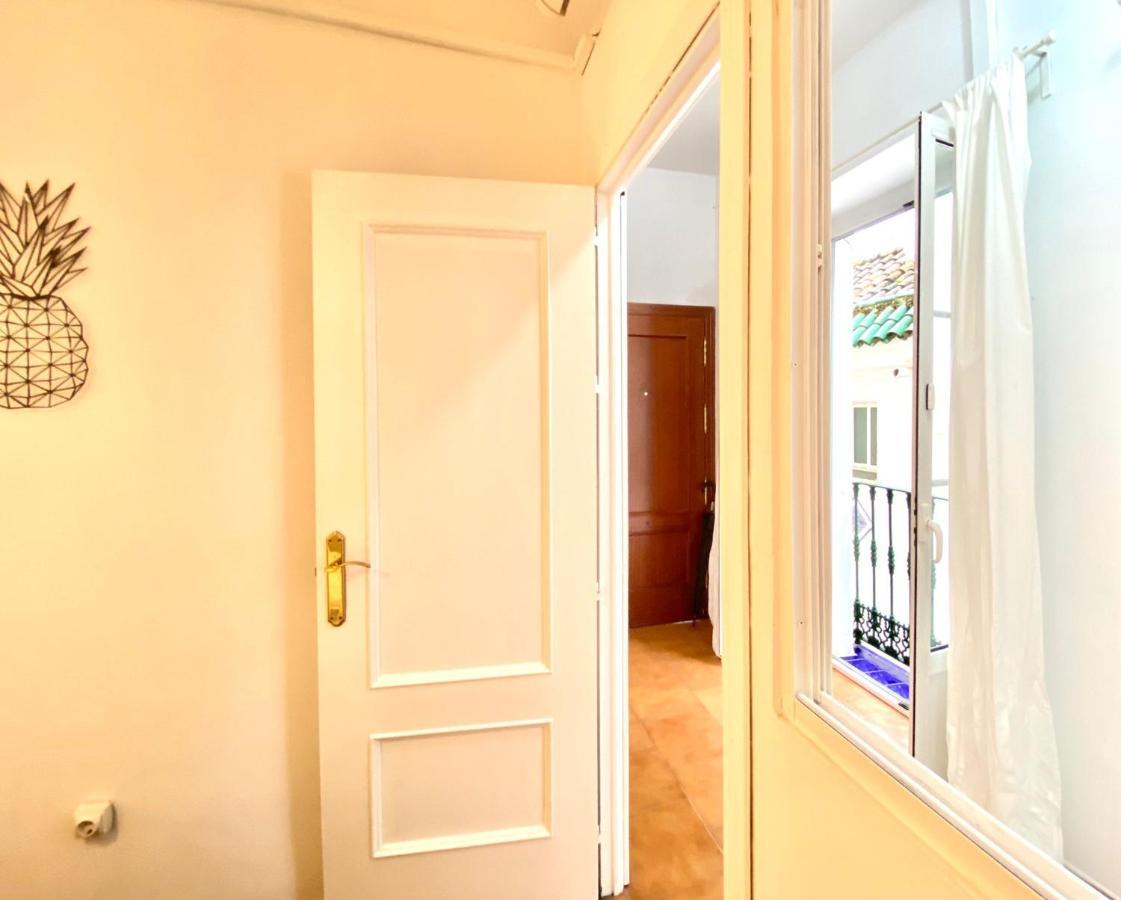 Comfortable Studio Old Town, Parking Optional Sevilla Exterior foto