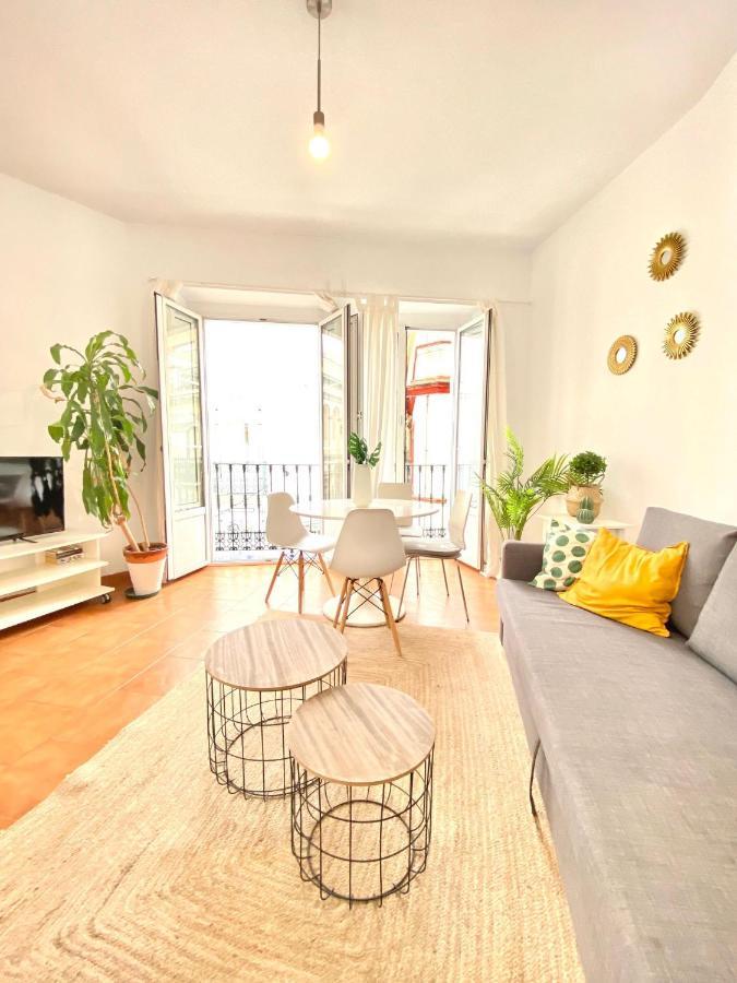 Comfortable Studio Old Town, Parking Optional Sevilla Exterior foto